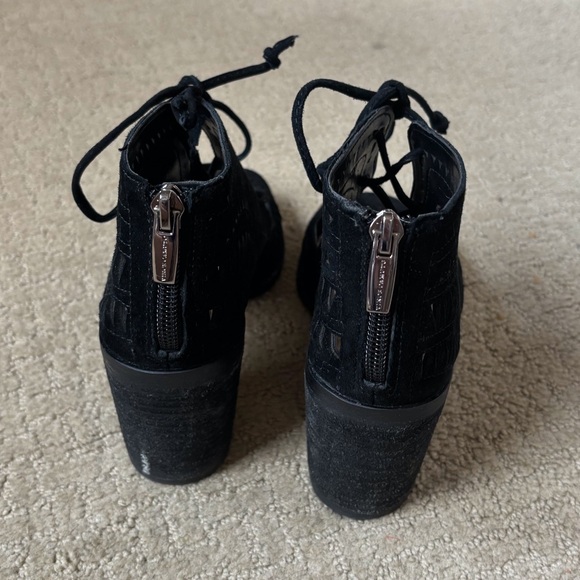 Vince Camuto Tarita Black Cutout Suede Block Peep Toe Lace Heels in Size 5. - Picture 3 of 16